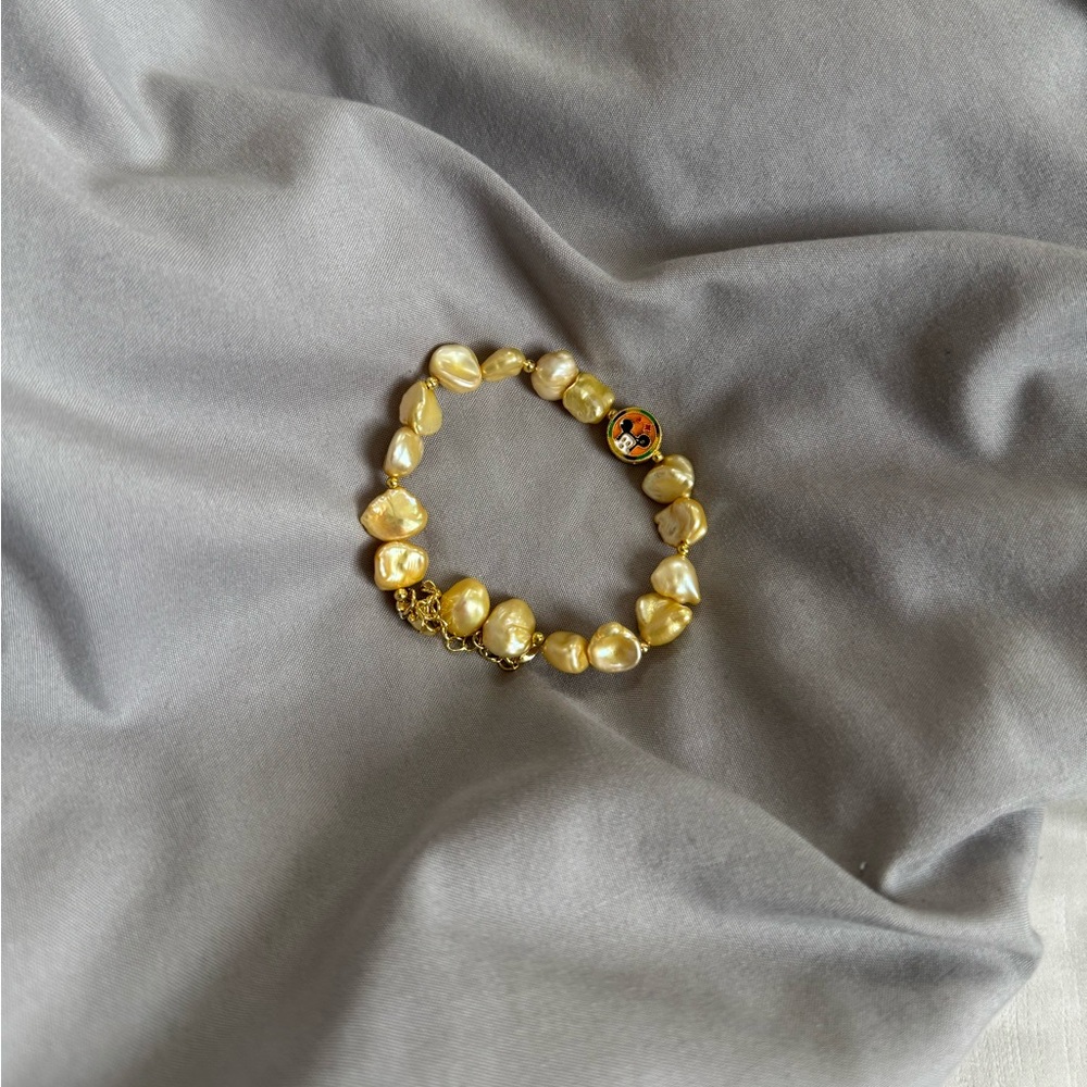 Elegant Gold Pearl Bracelet